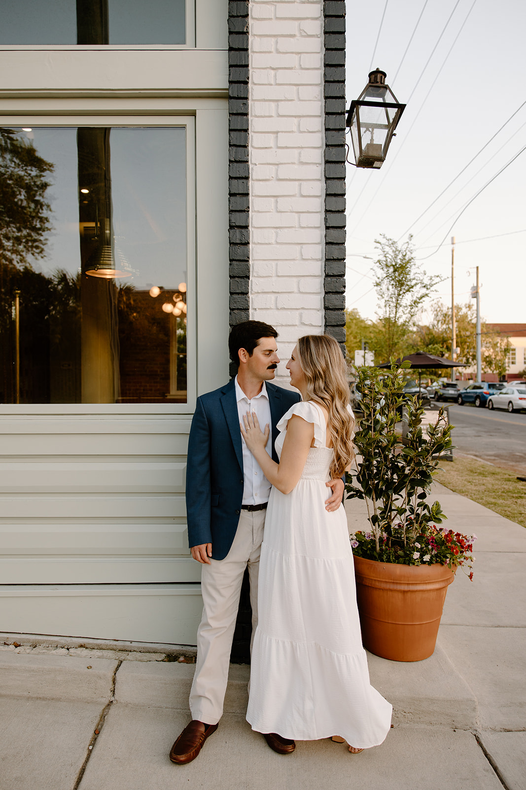Elegant and timeless engagement pictures.