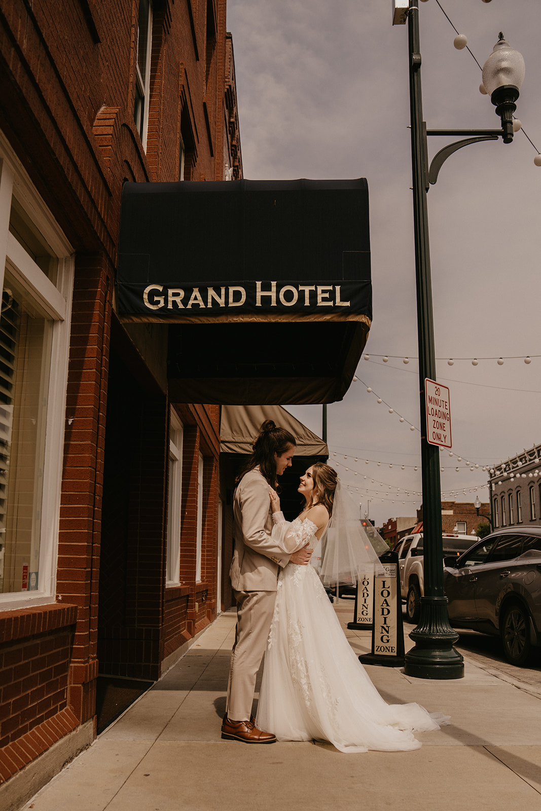 wedding couples photos at the Grand Hotel in Mckinney Texas